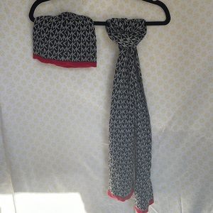 NEW MICHAEL KORS Women’s Matching Scarf & Hat